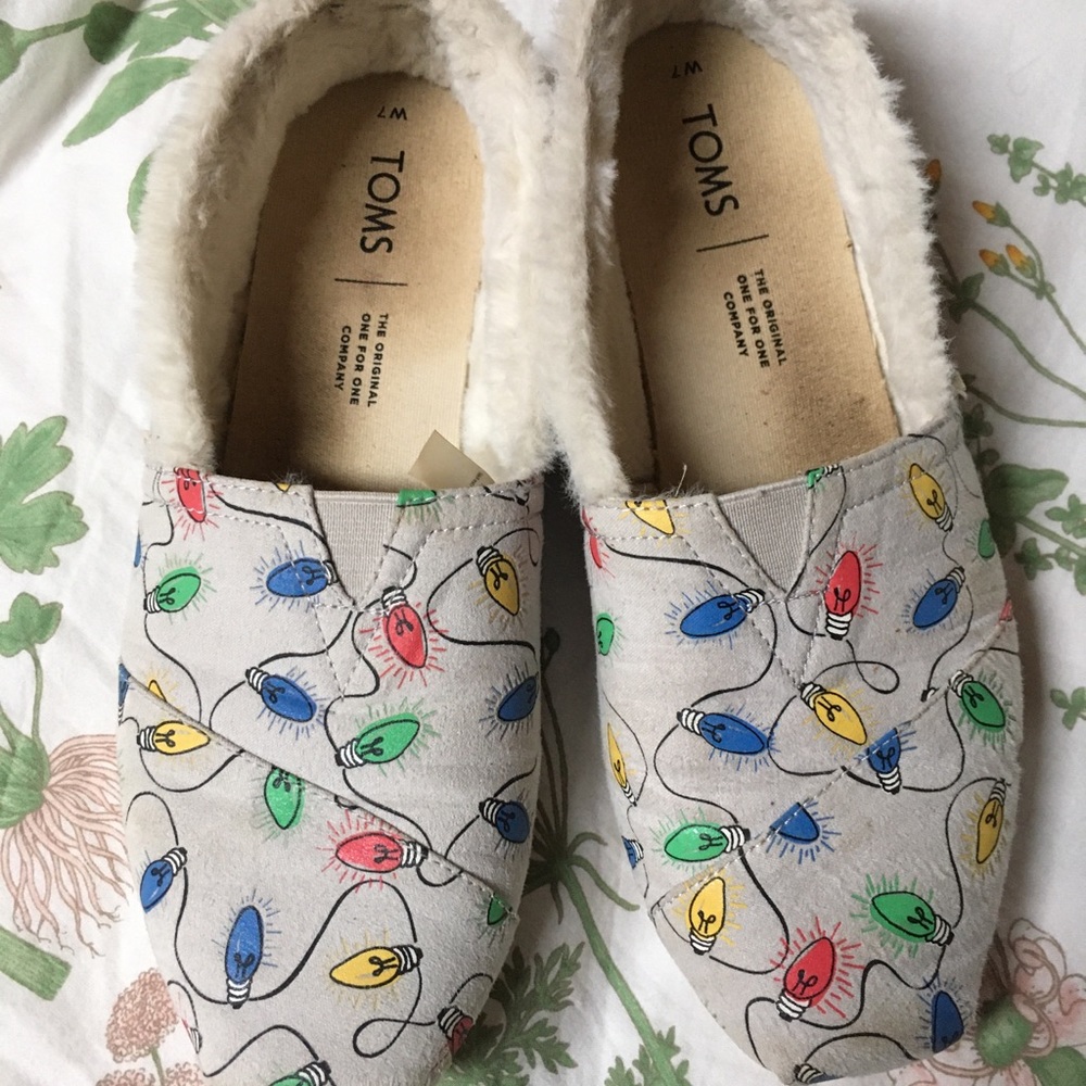 Toms house slipper size 7